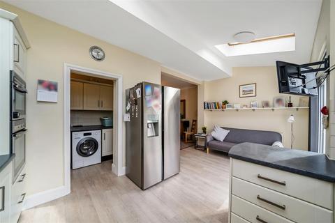 86 Forest Glade, London, E4 9RJ