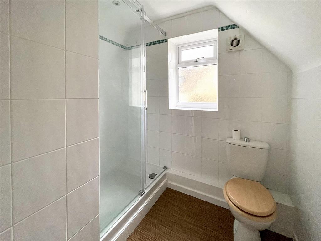 Ensuite.JPG