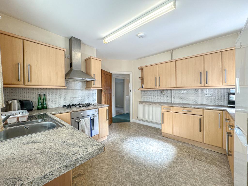 Kitchen (2)