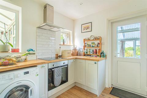 9 Bewley Crescent, Lacock, Chippenham, SN15 2PL