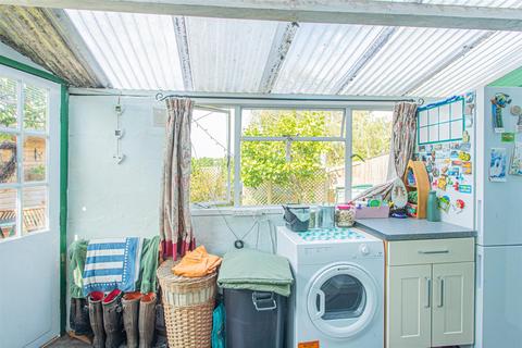 9 Bewley Crescent, Lacock, Chippenham, SN15 2PL