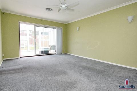 2 bedroom bungalow for sale, Romany Close, Letchworth Garden City, SG6