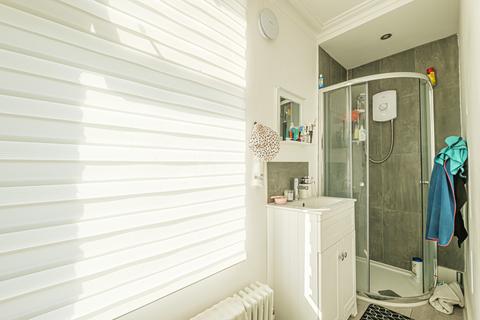 2 bedroom property for sale, Page Heath Villas Bromley BR1