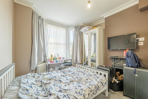 2 bedroom property for sale, Page Heath Villas Bromley BR1
