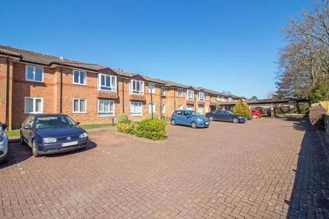 1 bedroom flat for sale, Dene Court, Cowplain, PO8 8HD
