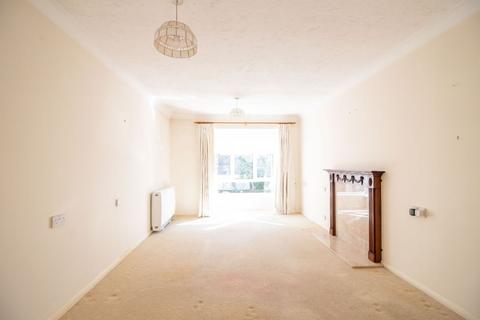 1 bedroom flat for sale, Dene Court, Cowplain, PO8 8HD