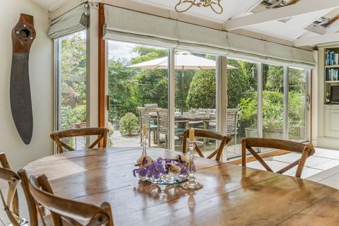 28 Causeway, Horsham, RH12 1HE