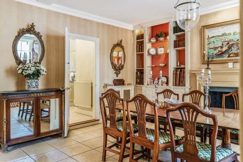 28 Causeway, Horsham, RH12 1HE