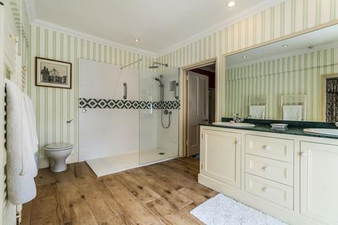 28 Causeway, Horsham, RH12 1HE