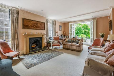 28 Causeway, Horsham, RH12 1HE