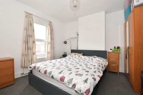 2 bedroom flat for sale, Cross Street, Sandown PO36