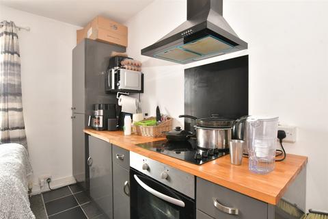2 bedroom flat for sale, Cross Street, Sandown PO36