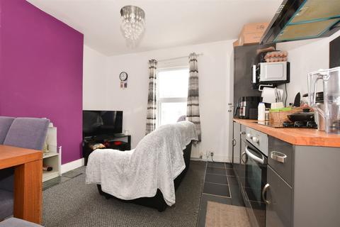 2 bedroom flat for sale, Cross Street, Sandown PO36