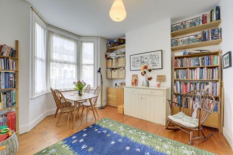 35 Elmer Road, London, SE6 2HA