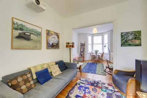 35 Elmer Road, London, SE6 2HA