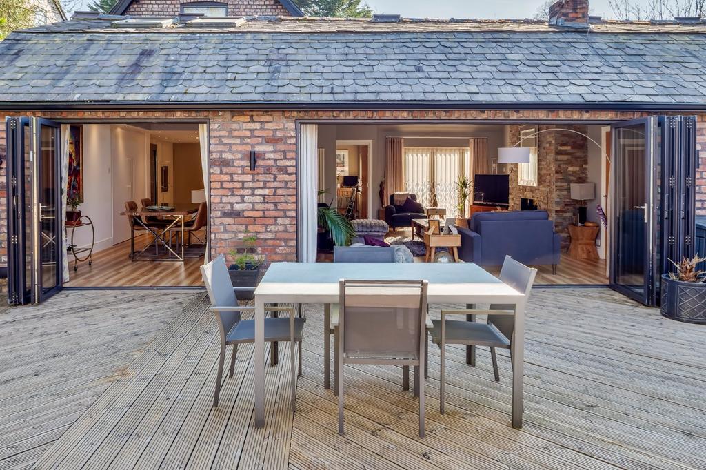 Alfresco Dining