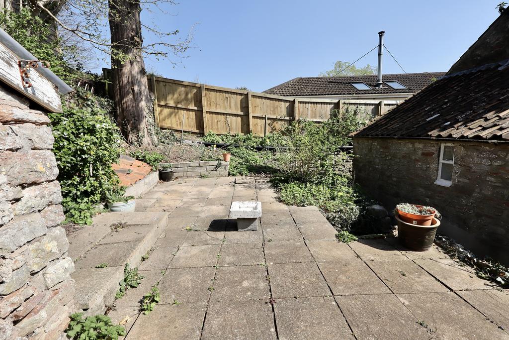 Courtyard garden