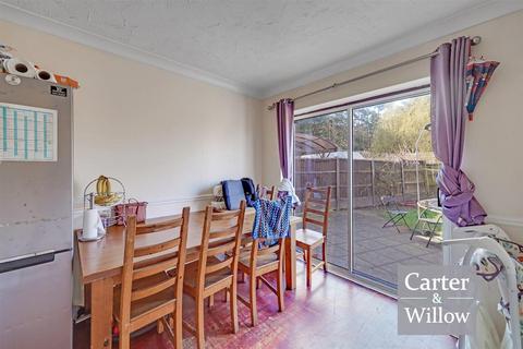 3 bedroom semi-detached house for sale, Heathfield Park Drive, Essex