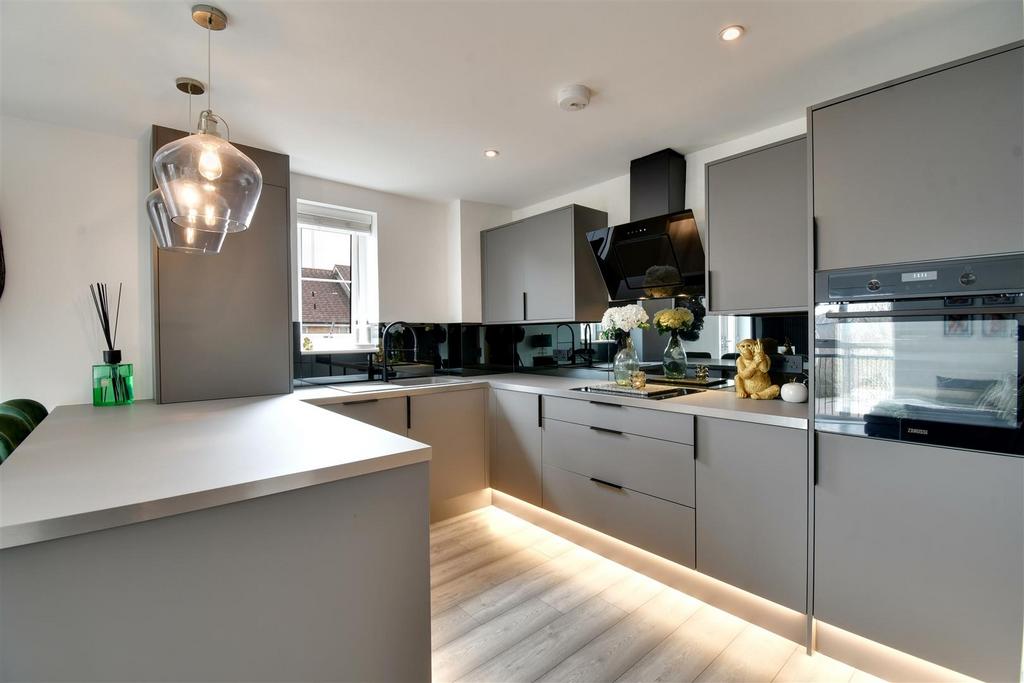Kitchen 1.jpg