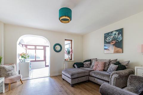 15 Clos Y Gwalch, Cardiff, CF14 9JH