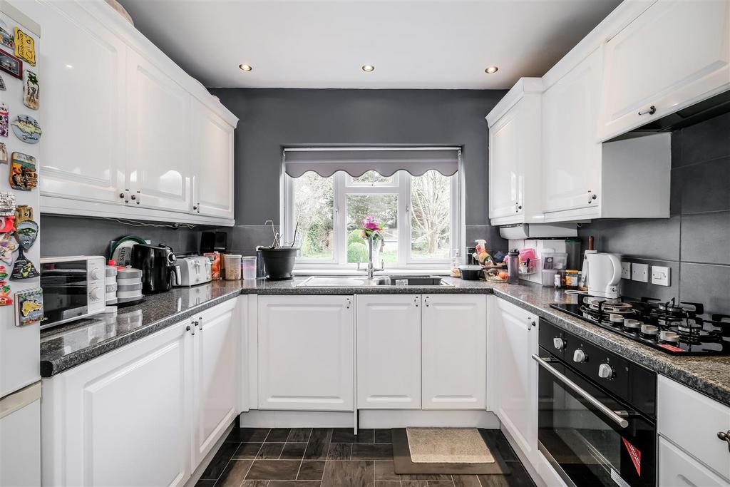 87 Onslow gardens-8.jpg