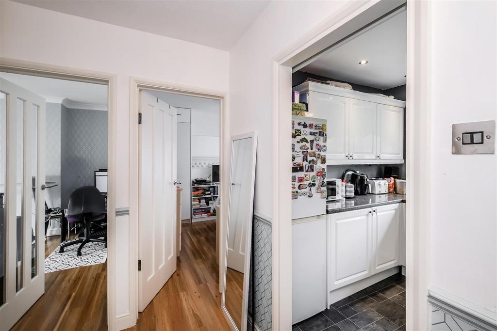 87 Onslow gardens-11.jpg
