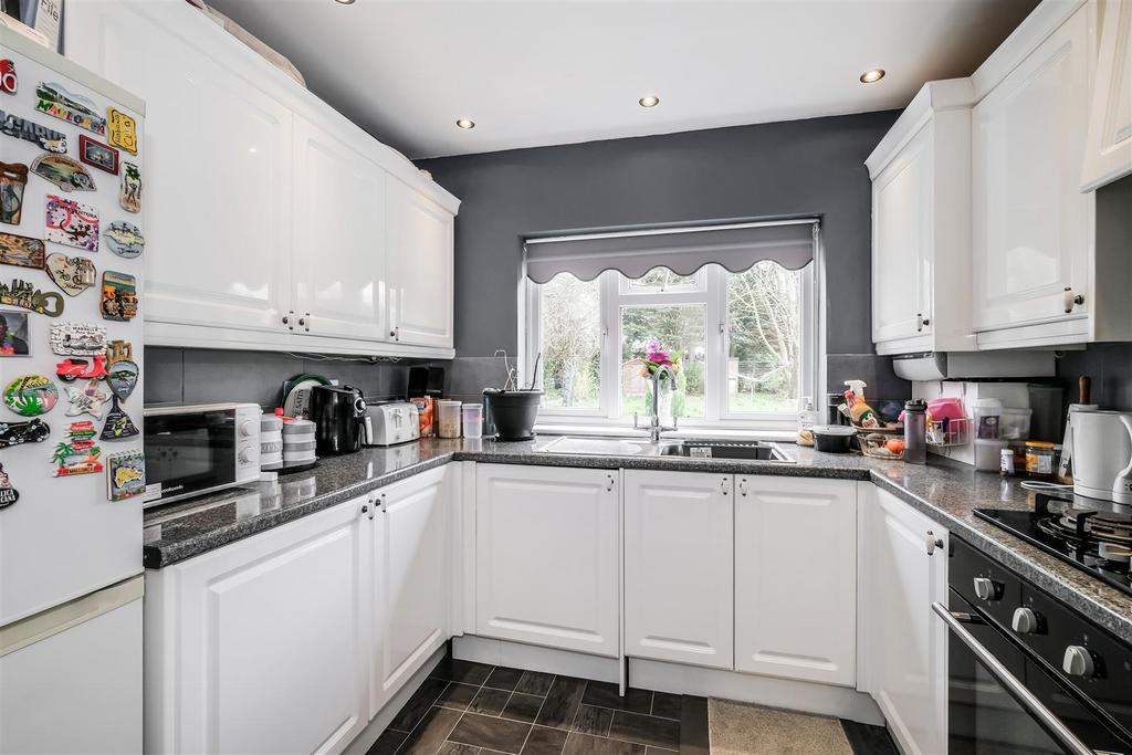 87 Onslow gardens-10.jpg