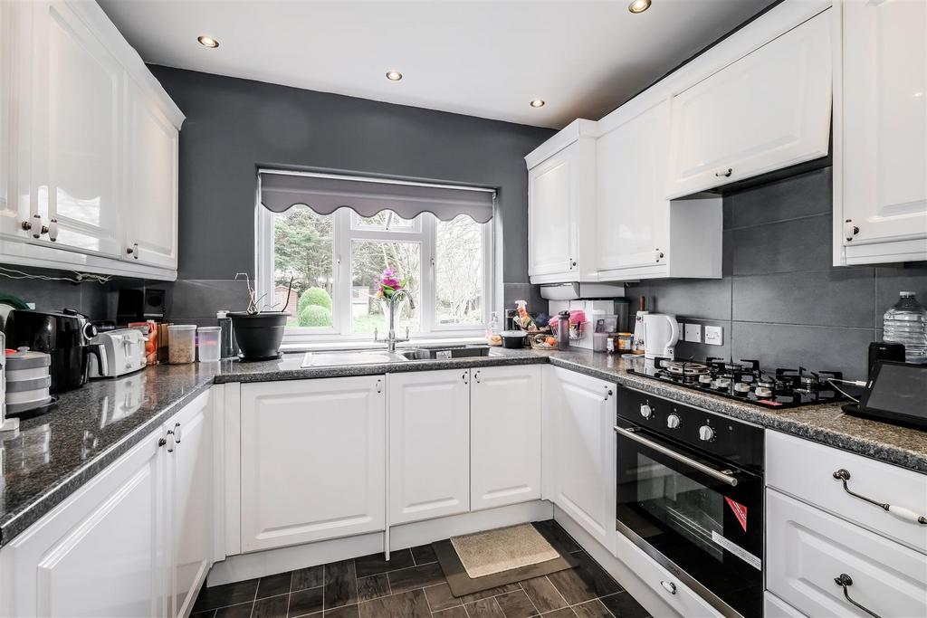 87 Onslow gardens-9.jpg