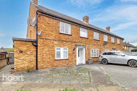 2 bedroom maisonette for sale, Park Lane, Hornchurch, RM11 1BD