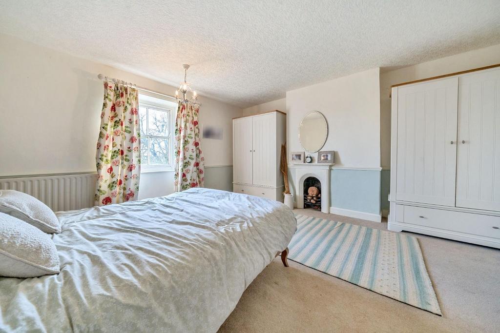 2 ND DOUBLE BEDROOM.jpg