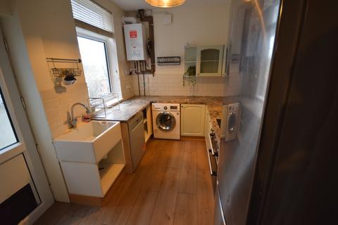 3 bedroom terraced house to rent, Gerrard Street, Hartshill
