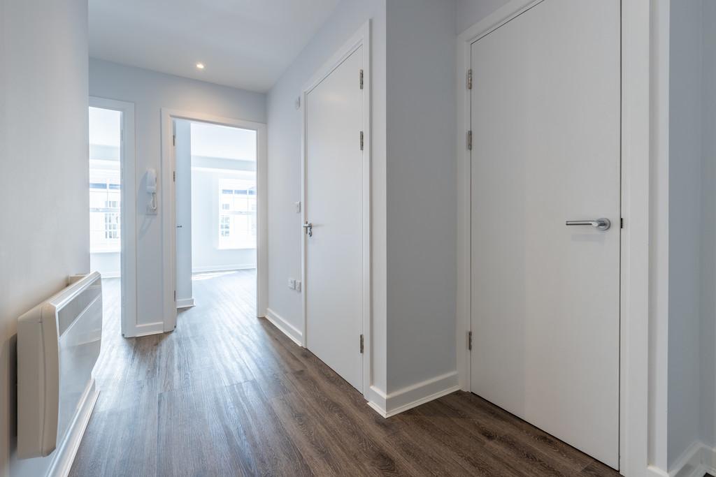 Apt 2 Entrance Hall