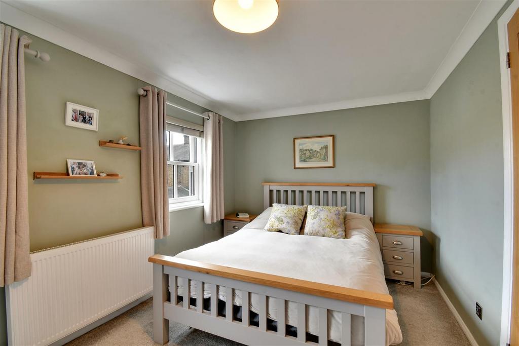 Bedroom 1 1.jpg