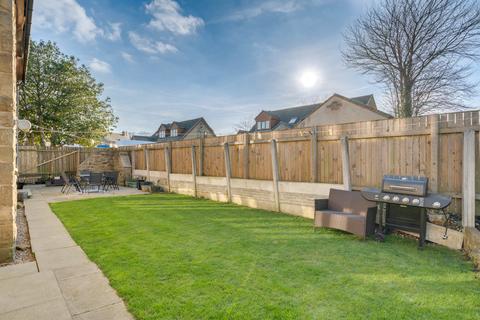 undefined, Cross Lane, Birkenshaw