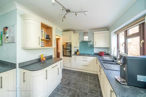 4 bedroom detached house for sale, Robins Close, Cheslyn Hay, Walsall WS6