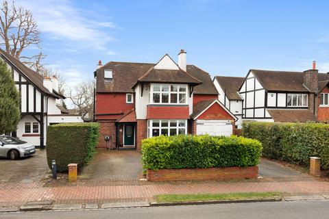 4 Elwill Way, Beckenham, BR3 3AD