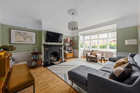 4 Elwill Way, Beckenham, BR3 3AD