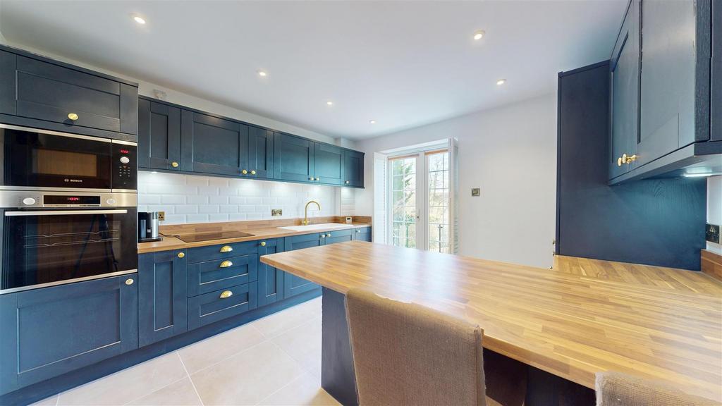 Oak Terrace 3 Kitchen 2.jpg