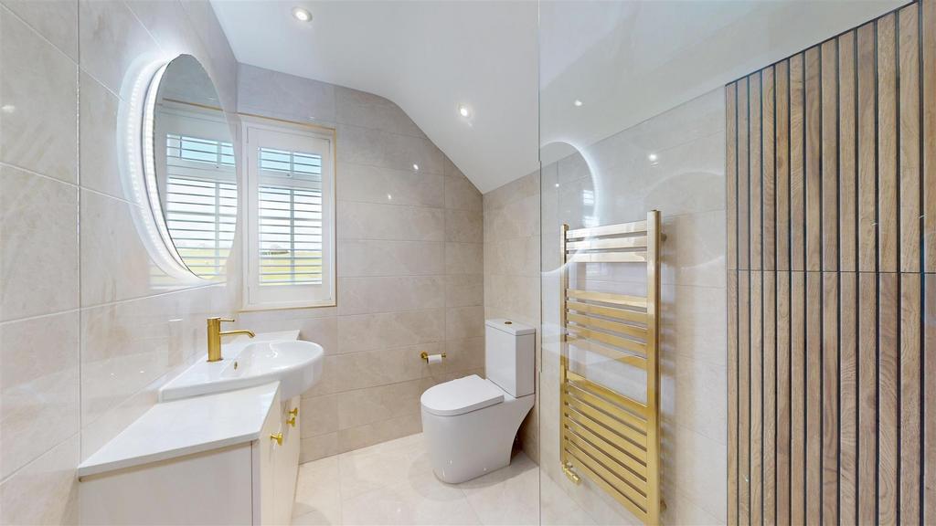 Oak Terrace 3 Bathroom 1.jpg