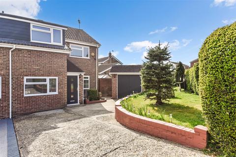 Redwing Road, Clanfield