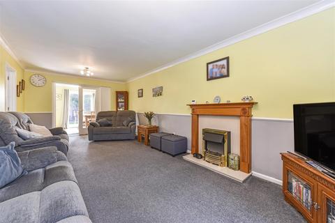 3 bedroom semi-detached house for sale, Redwing Road, Clanfield