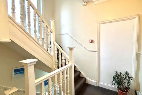 1 bedroom apartment to rent, Alexandra Gardens, NG5