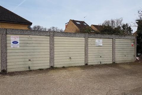 Garage to rent, Twickenham Road, Isleworth TW7