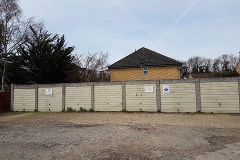 Garage to rent, Twickenham Road, Isleworth TW7
