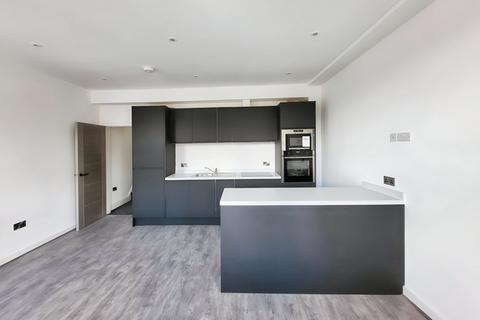 3 bedroom flat to rent, Hale Road, Hale, Cheshire, WA14