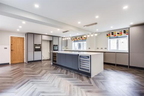 5 bedroom detached house for sale, Redhill Close, Bradford BD4