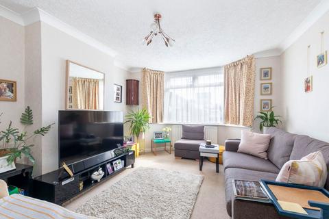 4 Elm Close, Prestbury, Cheltenham, GL52 3ED