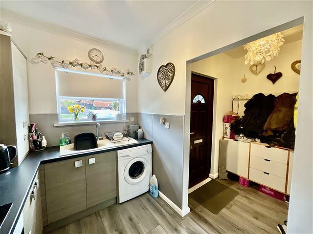 Kitchen Area / Porch