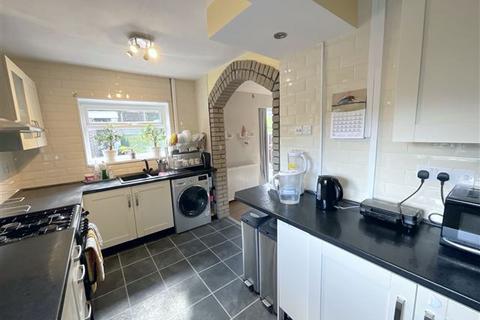 33 Severnside Drive, Sheffield, S13 7GR