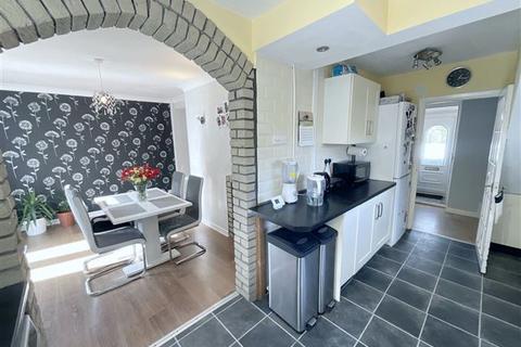 33 Severnside Drive, Sheffield, S13 7GR